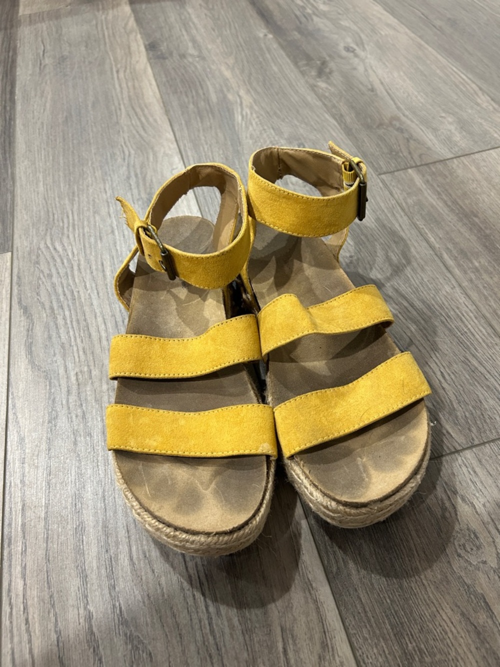 Universal Thread Yellow Suede Triple-Strap Platform Sandals